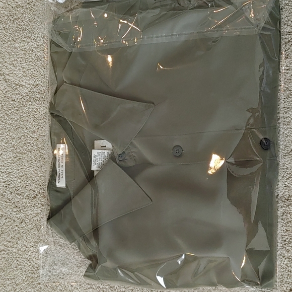 Men's Casual Button down Shirt - Picture 7 of 7